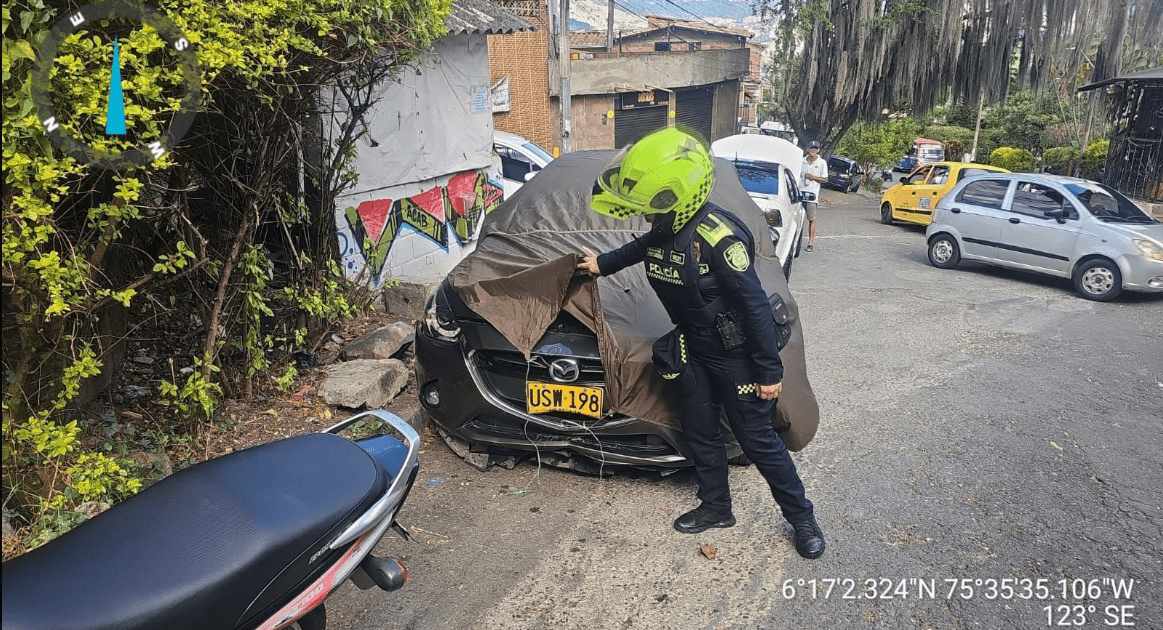 Ubican el vehículo que causó dos choques dejando tres personas lesionadas