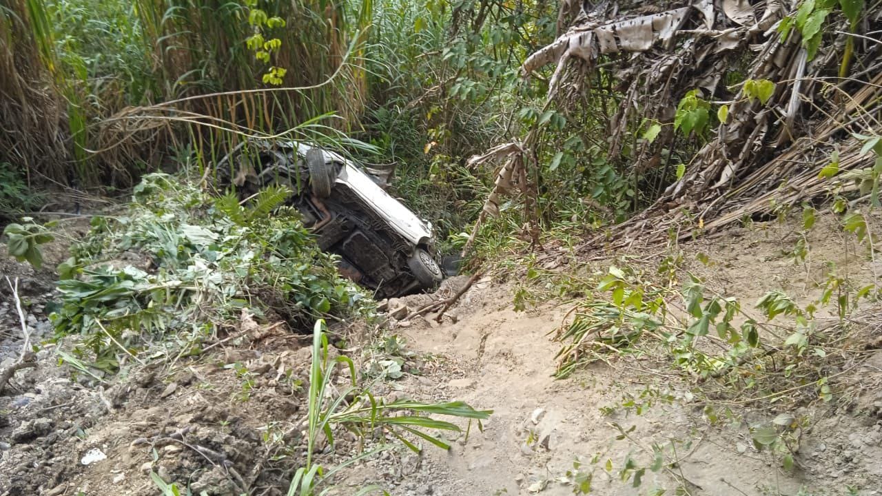 4 pasajeros de una camioneta murieron tras rodar por un abismo en la vía Armenia Mantequilla