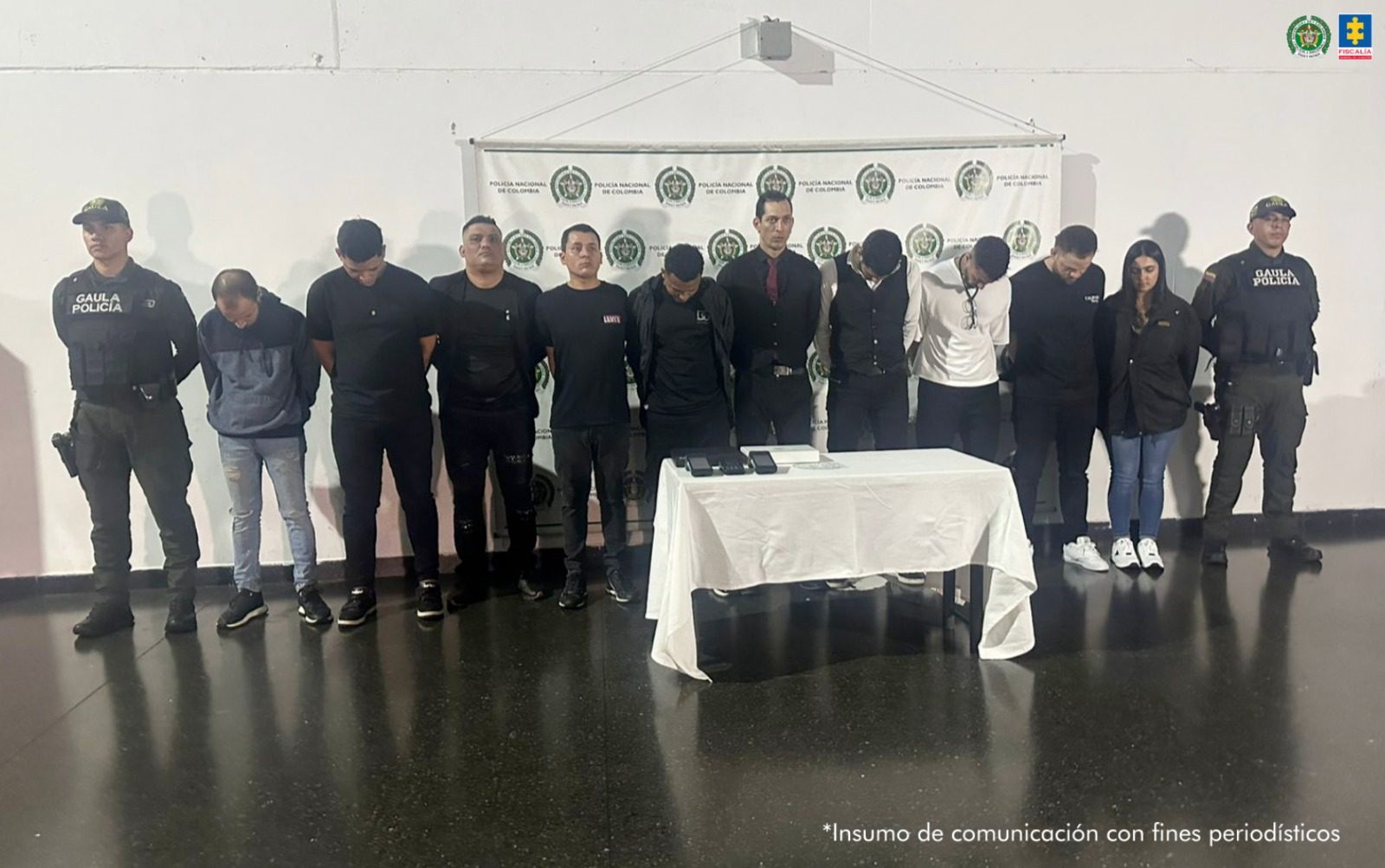 A la cárcel red criminal que obligó a extranjeros a pagar 14 millones de pesos por 3 botellas de licor