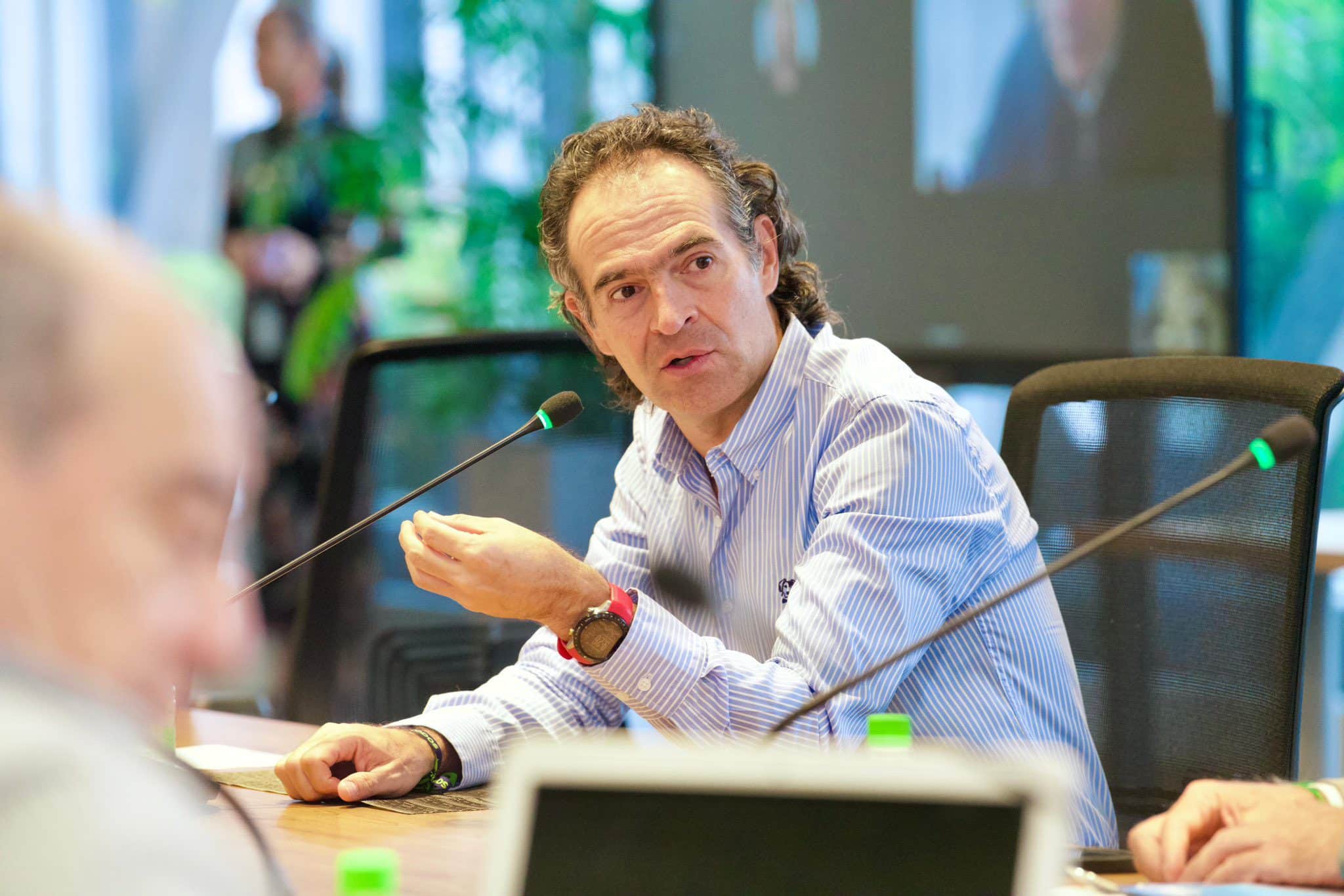 Líderes y mandatarios respaldan al alcalde Federico Gutiérrez tras agresión en universidad