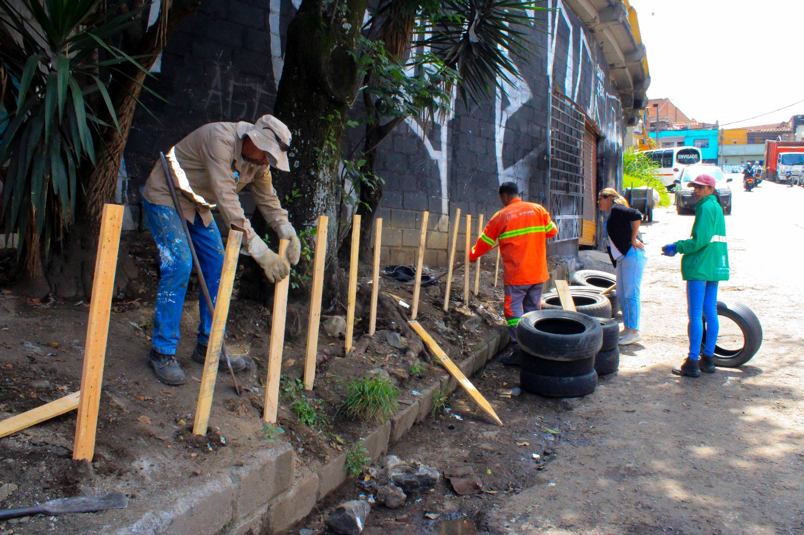 Adelantan intervención de 169 puntos críticos de basuras en Medellín durante la feria