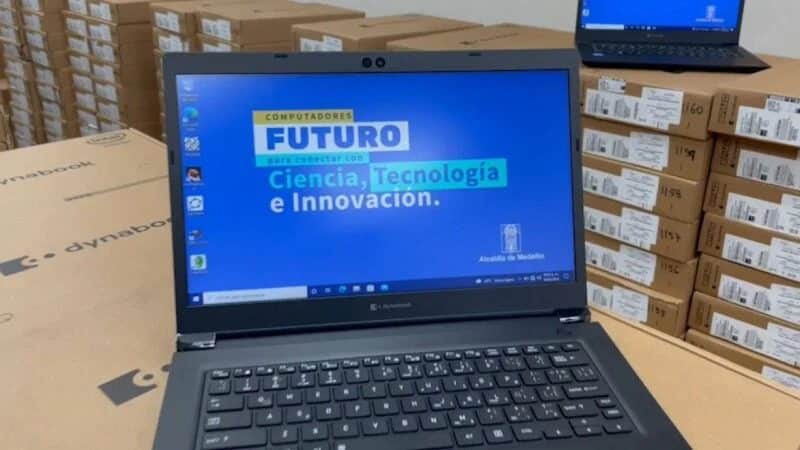 Al contrato de Computadores Futuro le habrían hecho 6 cambios y terminaría costando 38 mil millones más