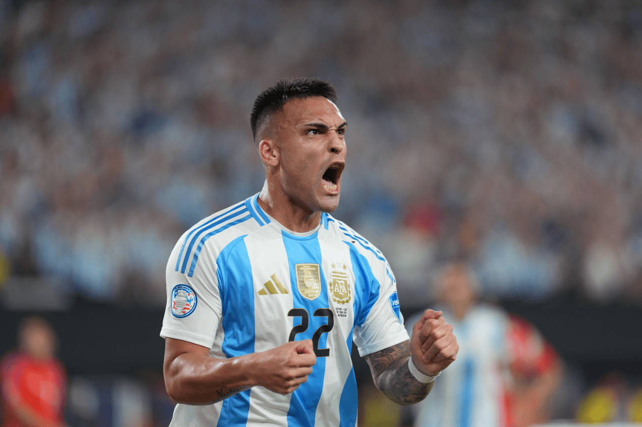 Argentina ganó en los últimos minutos y dejó peligrando a Chile