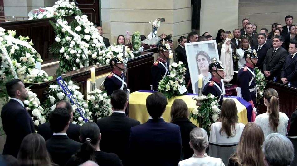 Así fue el homenaje a Miguel Uribe en el Congreso de la República