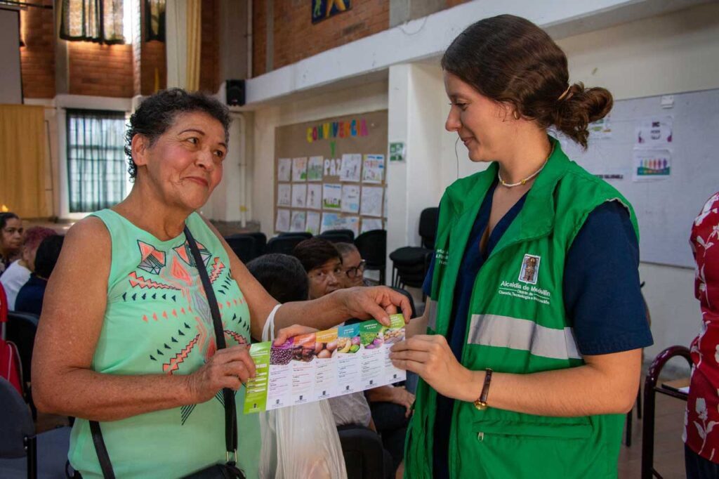 Así puede inscribirse para recibir el bono alimentario en 2025