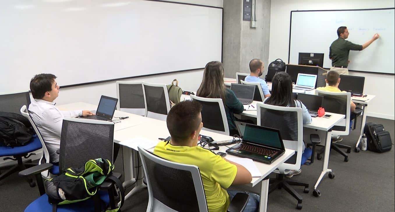 Así puede postularse a las becas de especializaciones y maestría en México