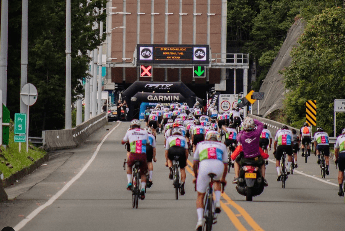 Así se vivió la carrera Ruta Medellín que tuvo récord de asistencia