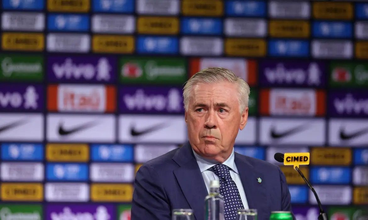Bienvenido a las eliminatorias sudamericanas Ancelotti se quejó por el estado de la cancha en Ecuador