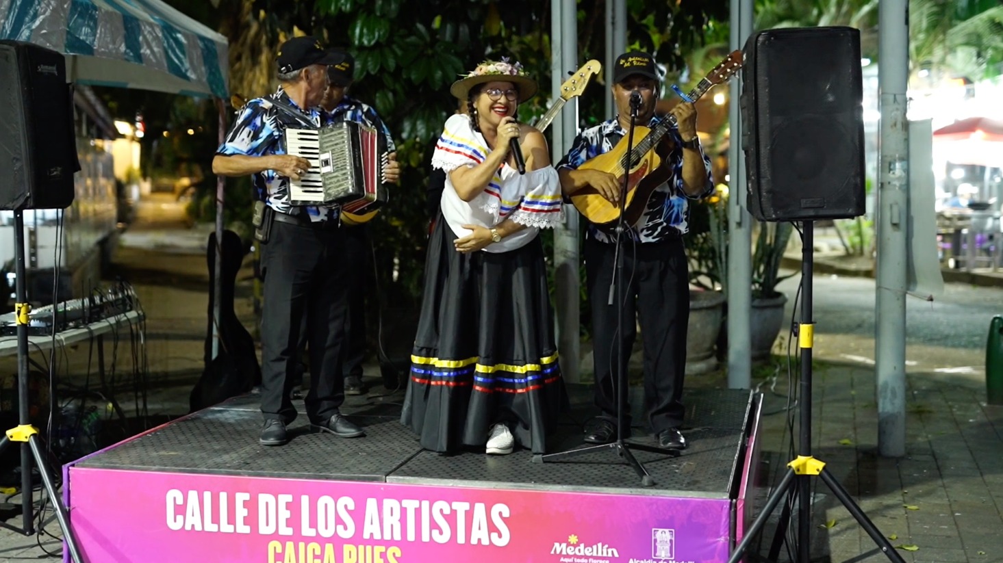 Artistas callejeros tienen su espacio en la Feria de las Flores