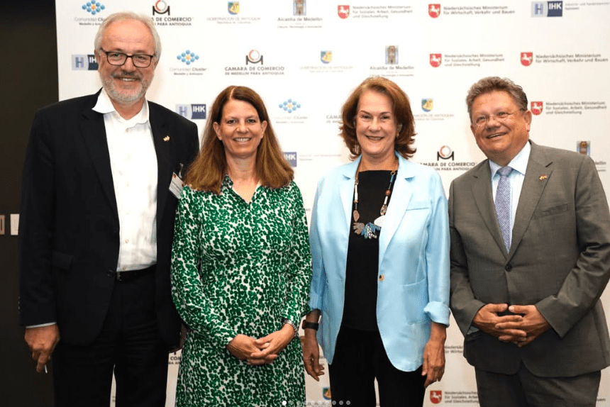 Cámaras de Comercio de Medellín y Alemania firman acuerdo para fortalecimiento empresarial