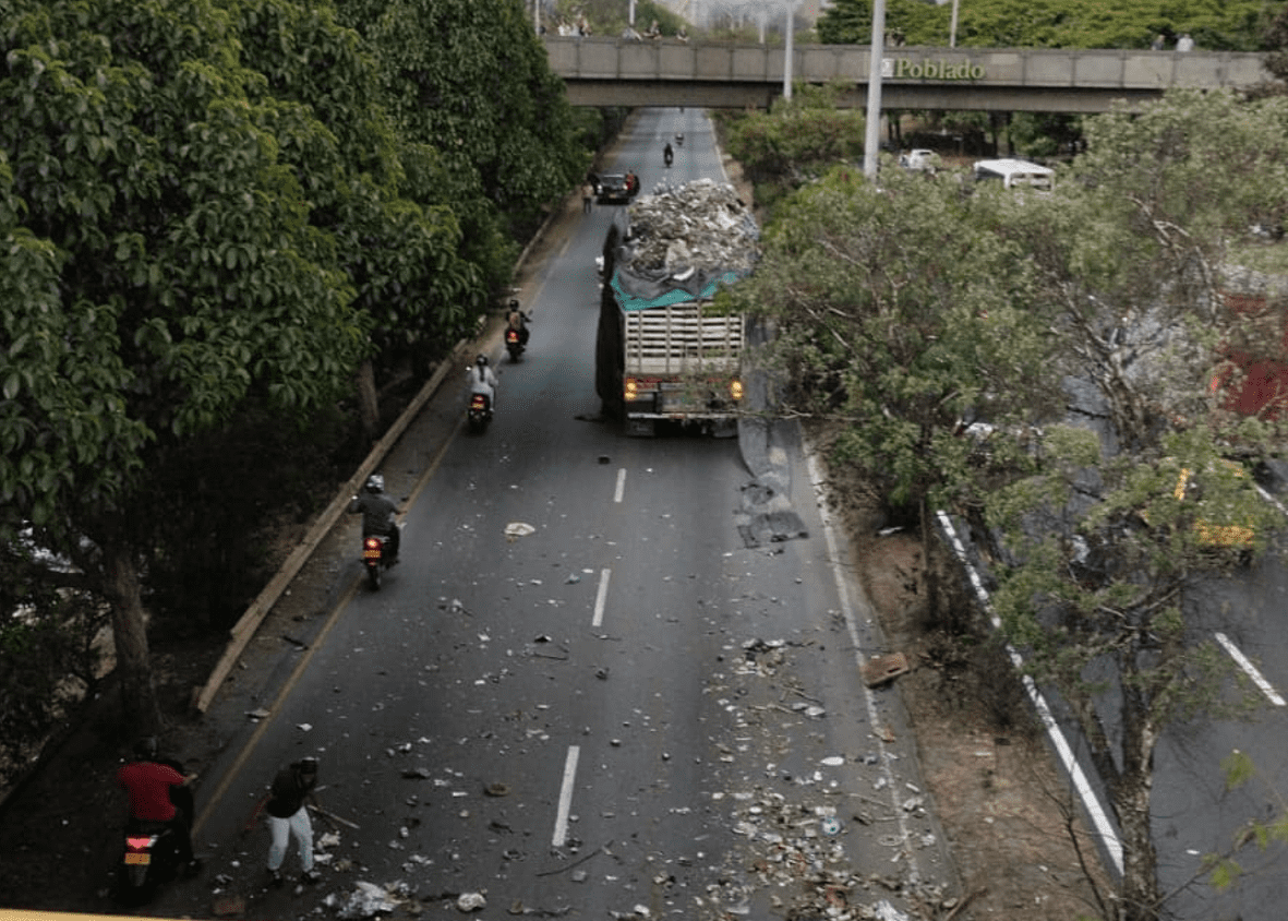 Cierre autopista camión
