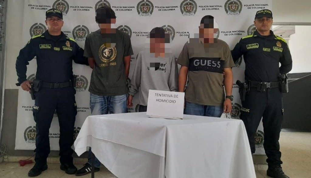 Capturan a 3 hombres por atacar a una mujer con sustancia química en Envigado ataque