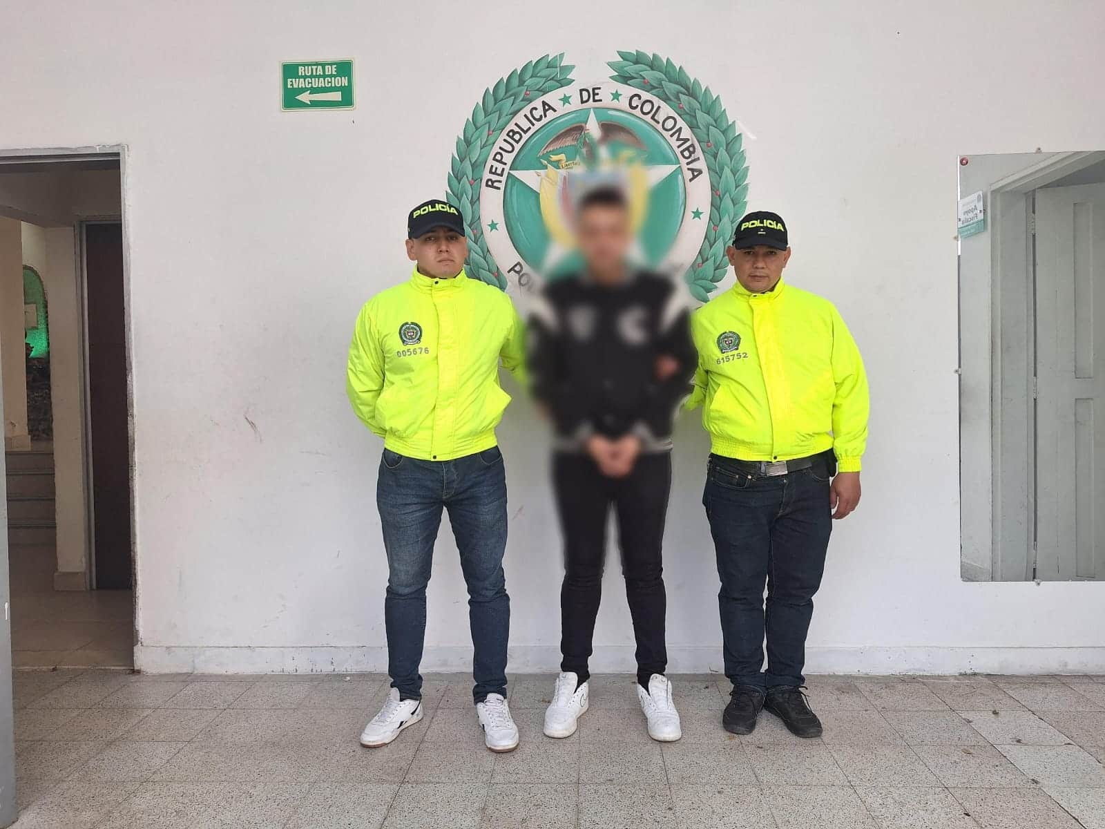 Capturan a productor musical por delitos sexuales con menor de 14 años en Medellín