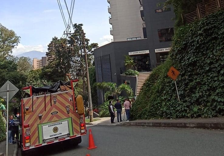 Cayó malacate de un apartamento en El Poblado y causó la muerte de un hombre