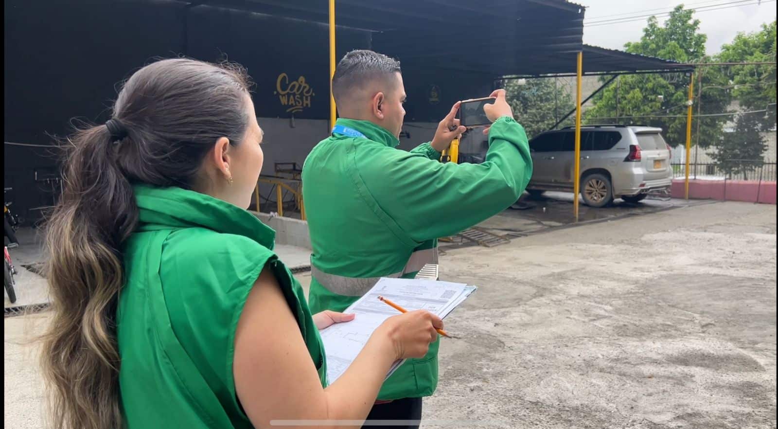 Comenzó en Medellín la actualización catastral: así están identificados los funcionarios