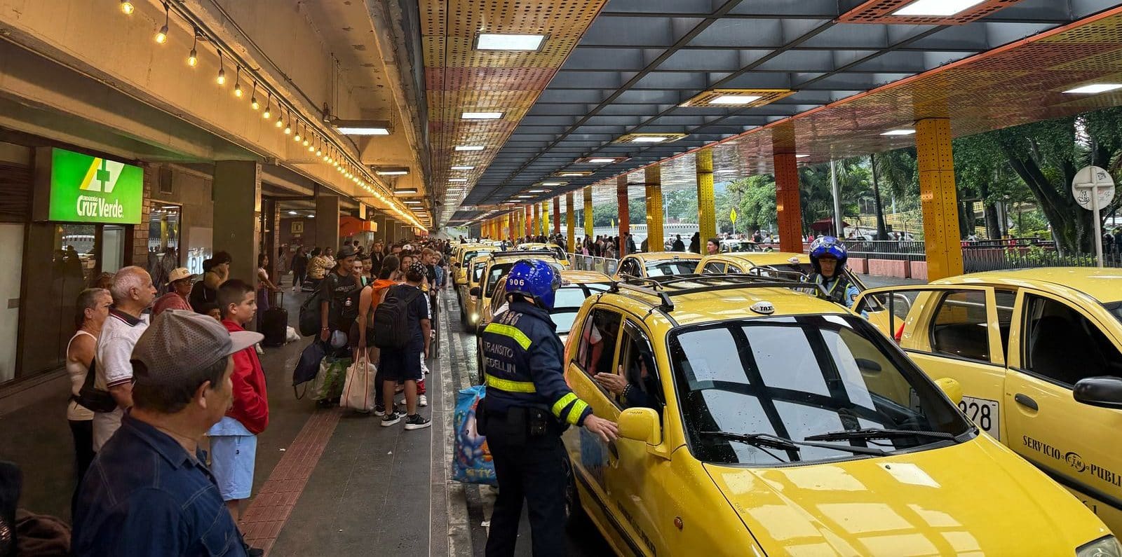 Congestión en la Terminal del Norte por daño en el Metro de Medellín