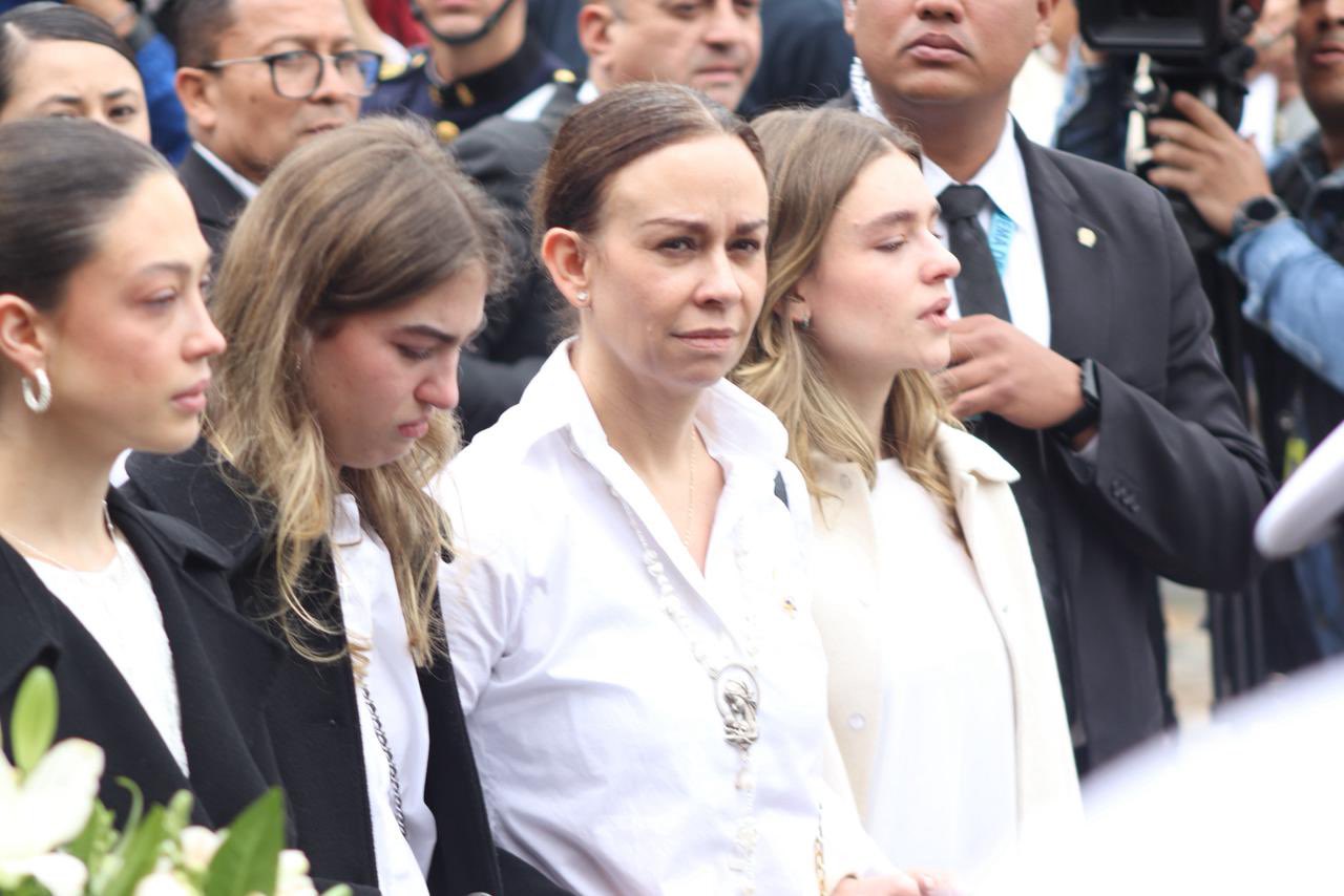 Conmovedor discurso de esposa de Miguel Uribe en su sepelio “Te amaré por el resto de mi vida”