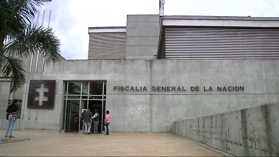 Debería seguir la Mesa de Paz Urbana tras amenazas al alcalde de Medellín y otros políticos