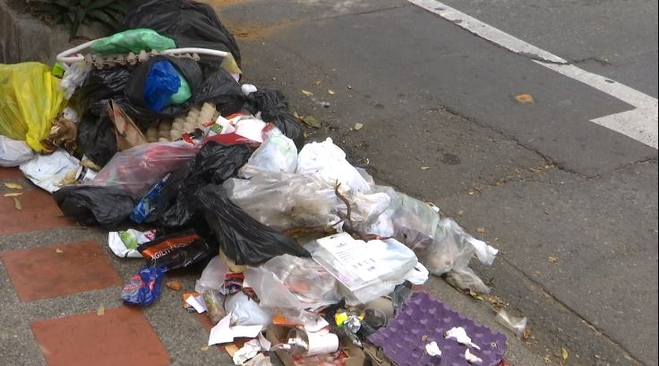 Denuncian que carro recolector de basura lleva 5 días sin pasar por barrio de Bello