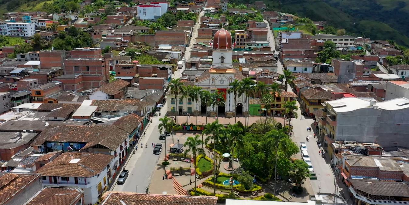 Denuncian que grupos armados estarían haciéndose pasar por maestros en Ituango