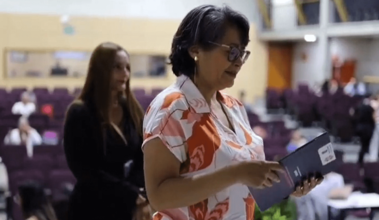 Distrito acompaña a 240 familias cuidadoras de adultos mayores