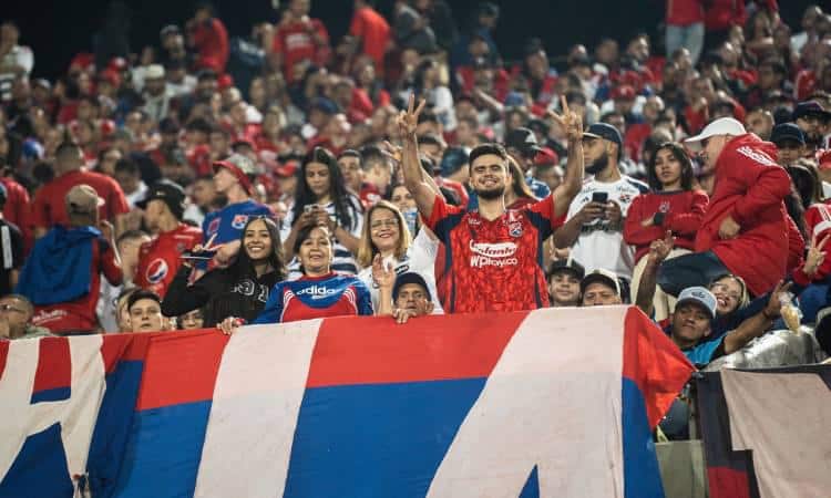 EN VIVO Banderazo de los hinchas del DIM previo a la final ante Santa Fe