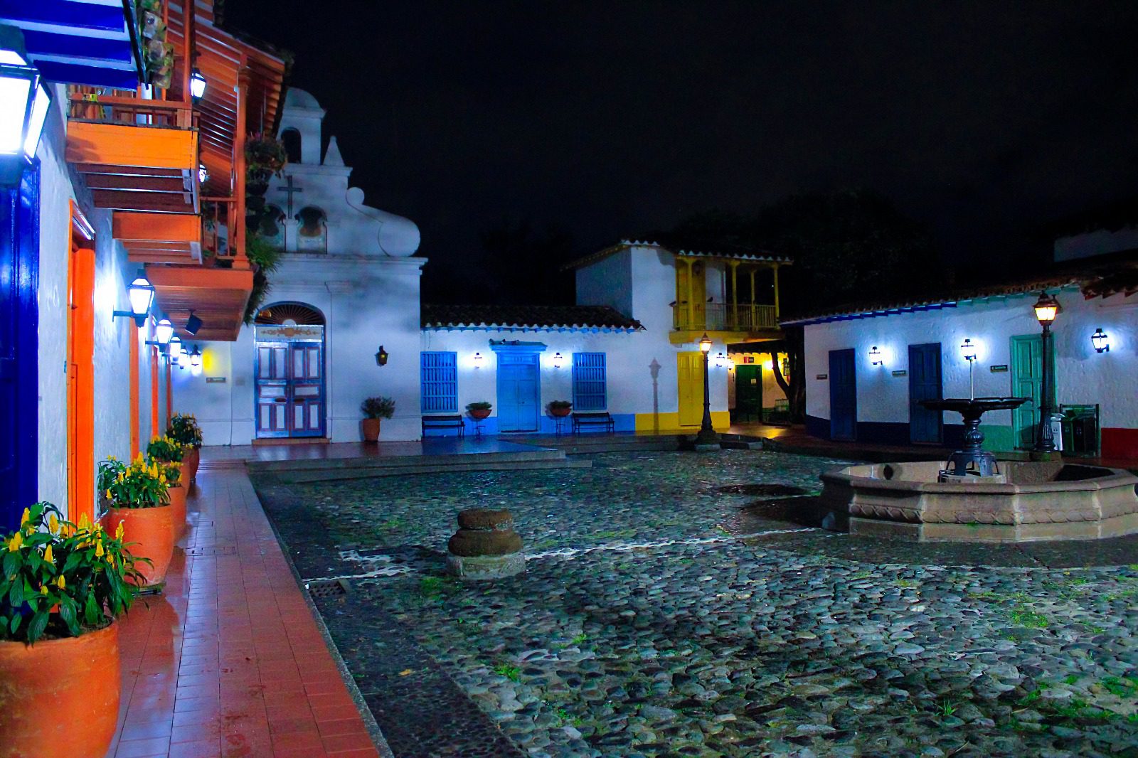 El Pueblito Paisa tiene un nuevo sistema de luminarias para incentivar un espacio más seguro