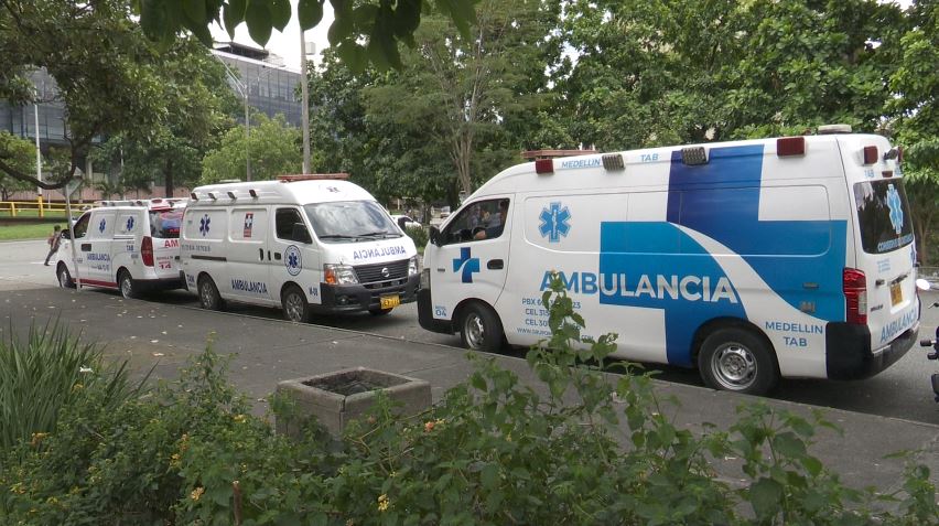 Empresas de ambulancias protestan por fotomultas que les llegan por pico y placa