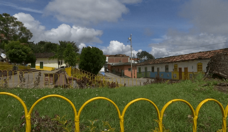 En Antioquia, 65 docentes han recibido amenazas en los territorios