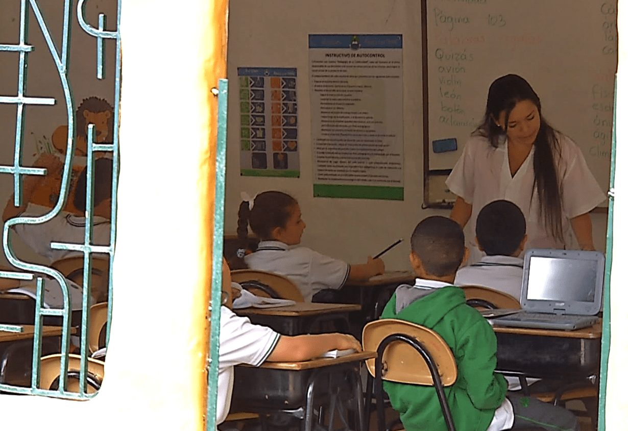 Nueves escuelas inteligentes en Medellín beneficiarán a más de 3.800 estudiantes