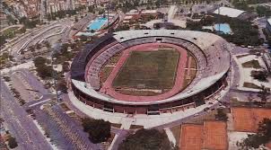 El Estadio Atanasio Girardot no es solo el escenario más importante del fútbol antioqueño, sino un verdadero monumento a la historia y al esfuerzo colectivo de Medellín. Inaugurado el jueves 19 de marzo de 1953, este coloso ubicado en el sector de Laureles nació para convertirse en el alma deportiva de una ciudad en crecimiento.