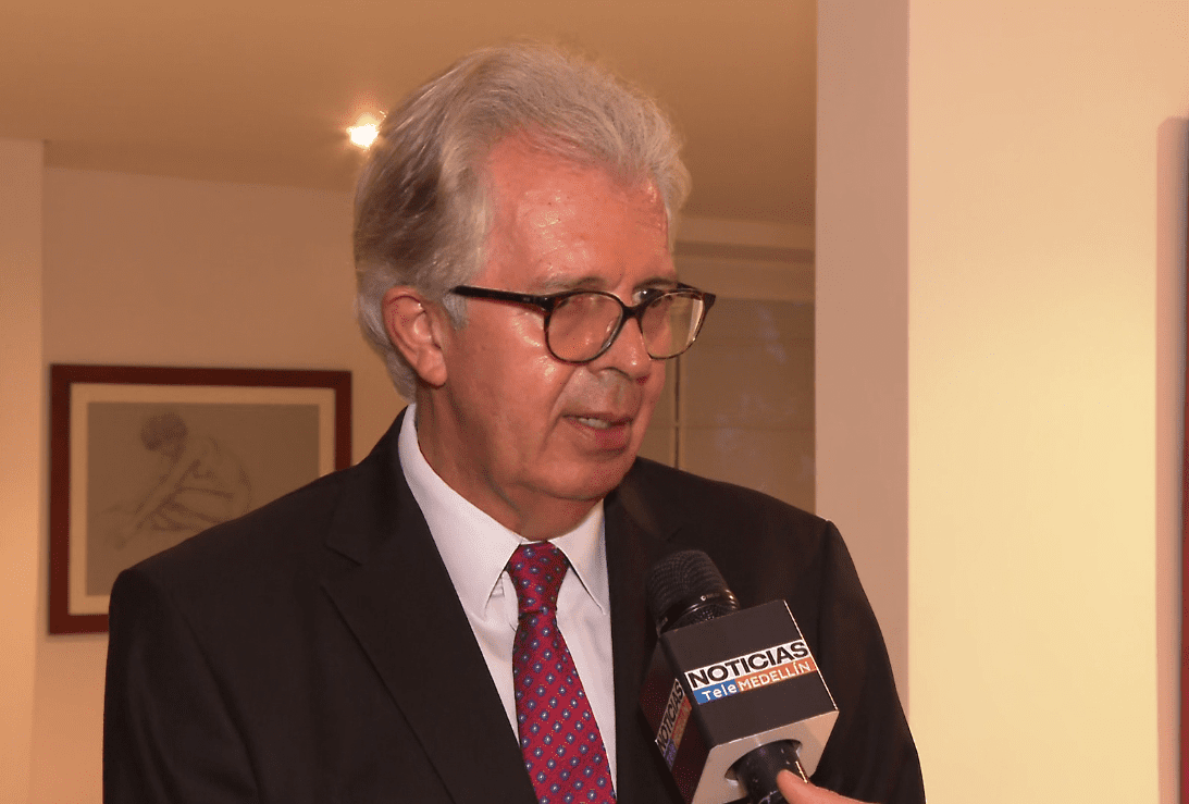 Expertos analizaron el hundimiento de la reforma a la salud y las declaraciones del presidente Petro