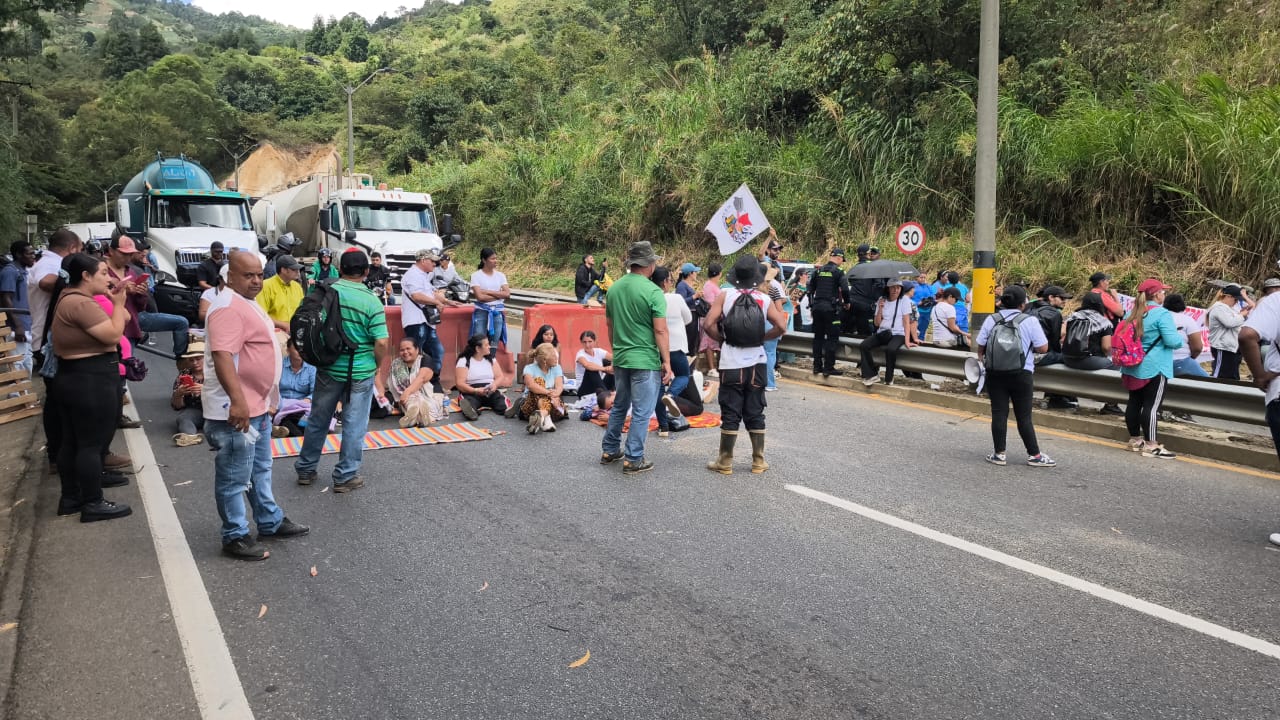 Familias afectadas de Granizal protestaron para que resuelvan sus necesidades de vivienda y servicios