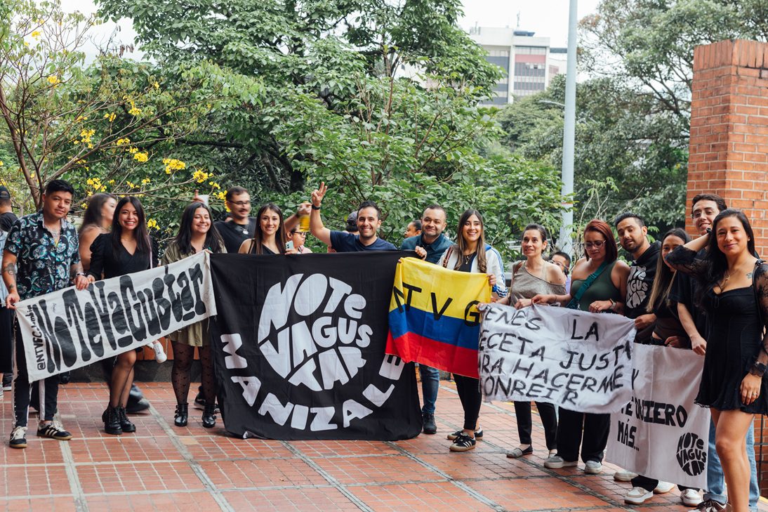 Filarmed marca un hito en la historia de la música sinfónica de Colombia al convertirse en la primera orquesta del país en presentarse en el icónico Movistar Arena de Buenos Aires. Este logro no solo representa un momento inolvidable para la agrupación, sino también un paso firme hacia la internacionalización del talento musical colombiano.