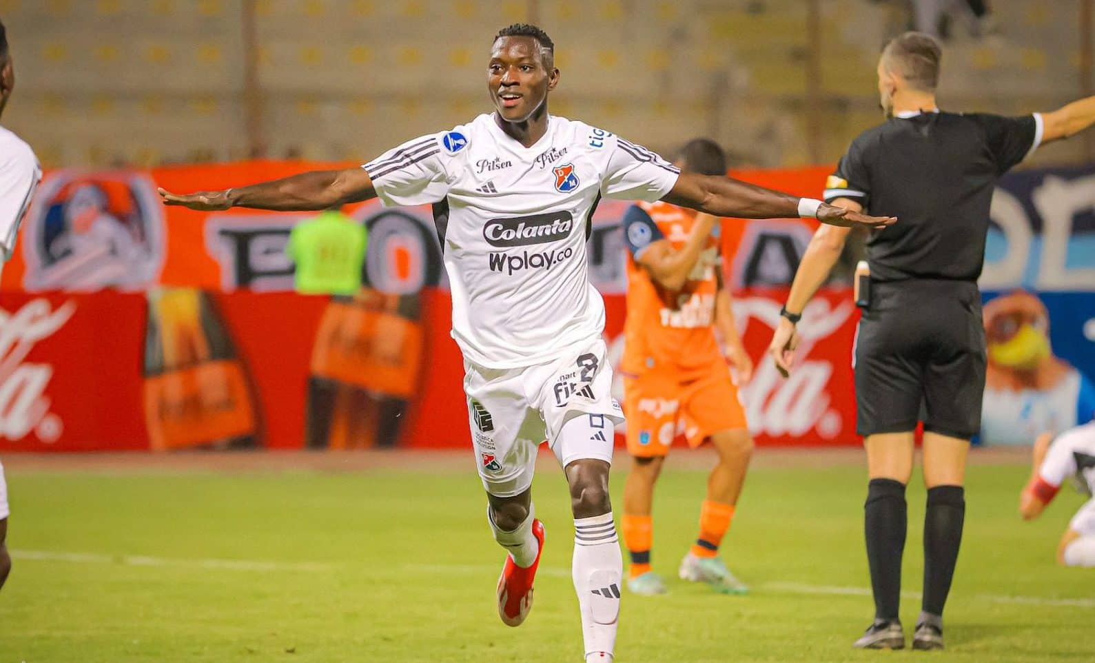 Goleada 'Poderosa' en Perú y un paso hacia la clasificación en la copa Sudamericana