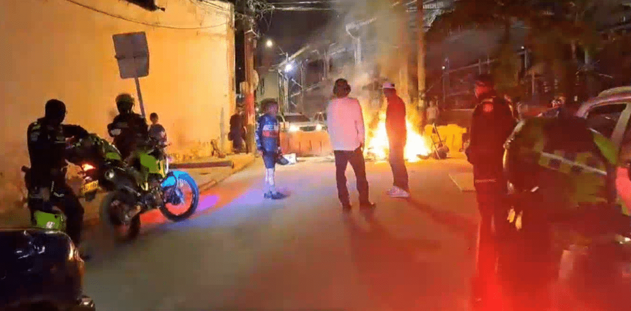 Habitantes de Caldas protestaron por los ruidos de obras durante la noche