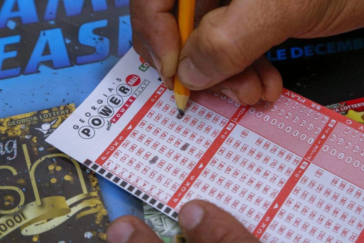 Hombre ganó dos veces la misma lotería y con los mismos números