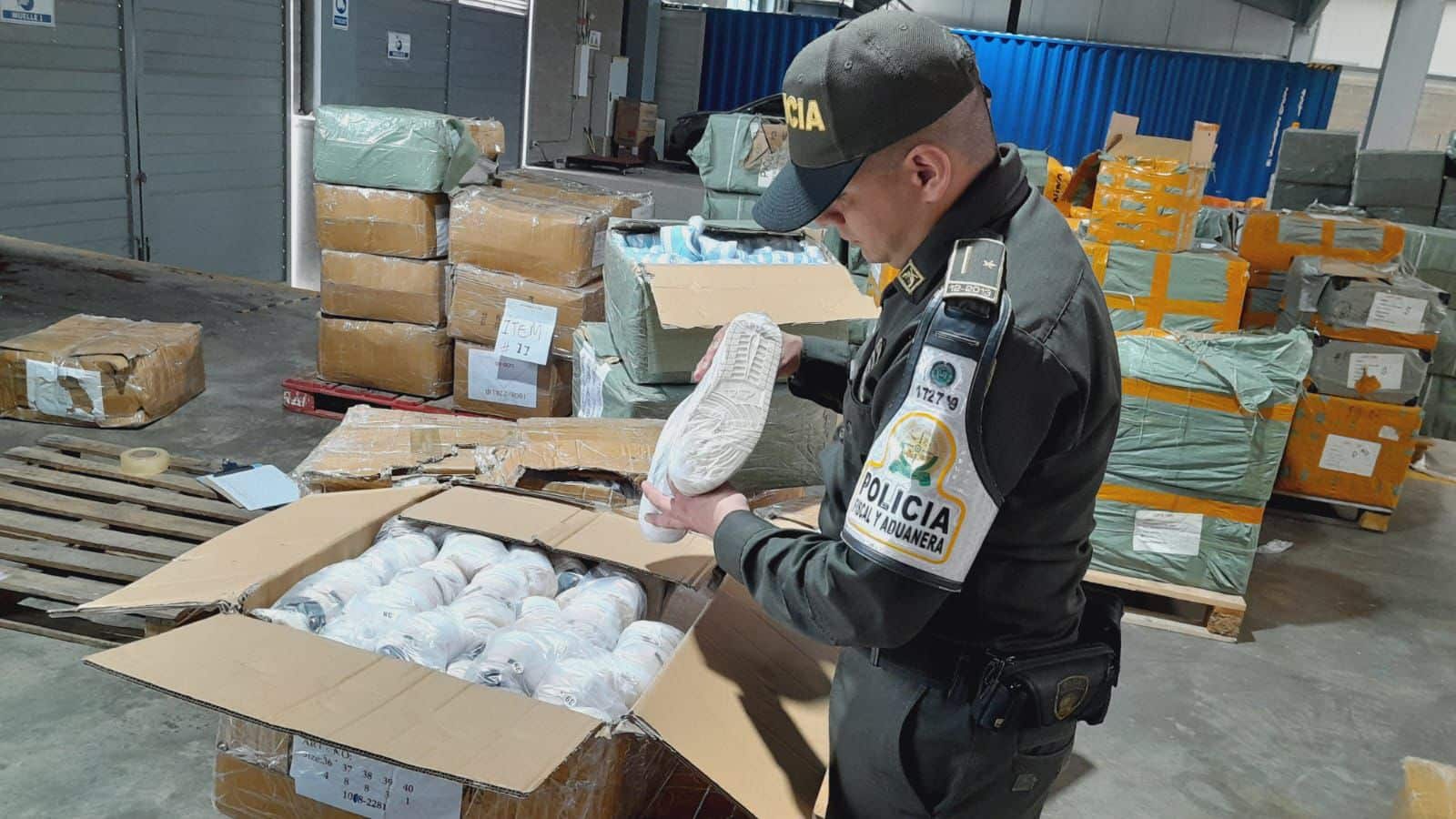 Incautan más de 150 mil artículos de contrabando en el barrio Los Colores