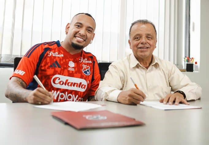 Jarlan Barrera fue presentado como el nuevo 10 del DIM