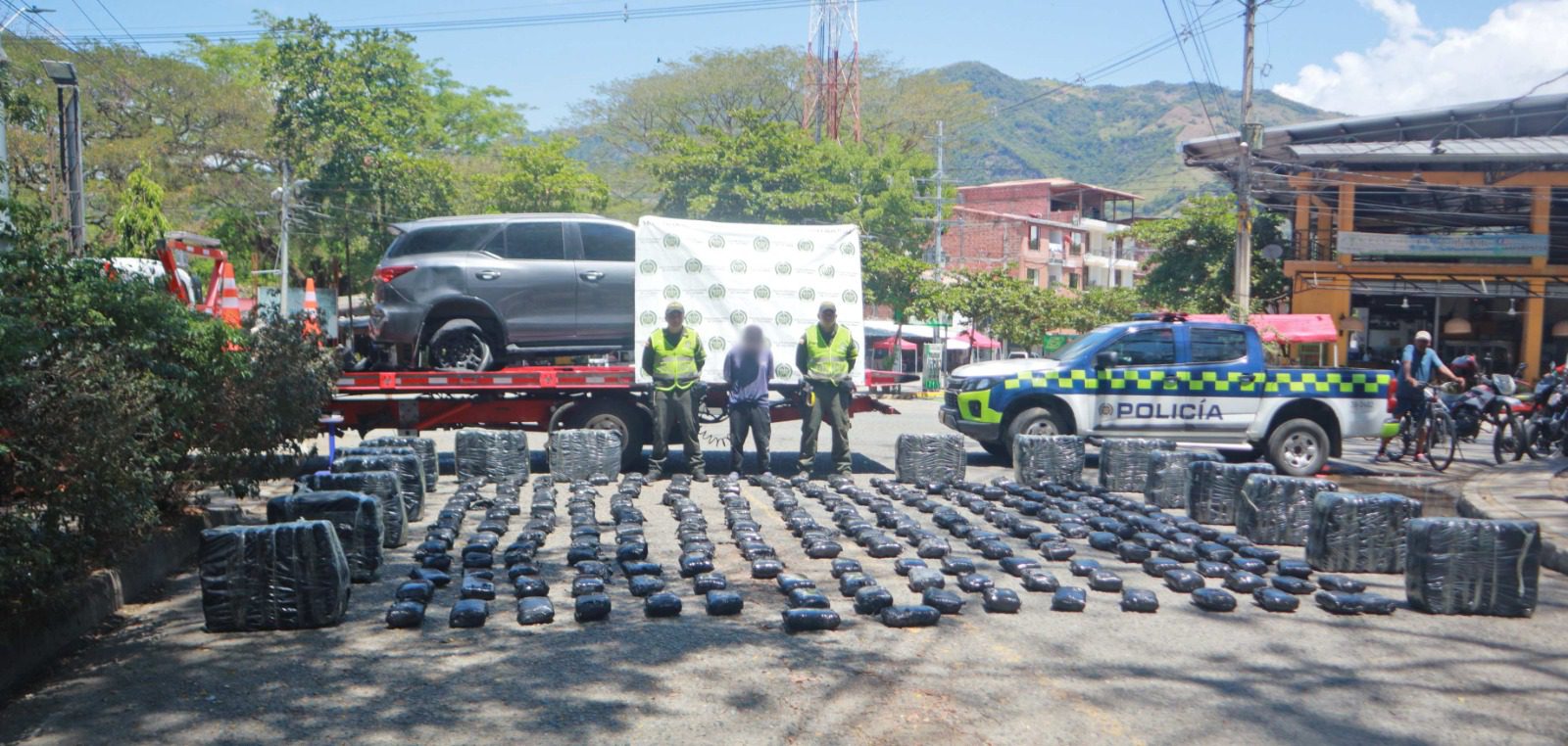 La Policía incautó un cargamento de 650 kilos de marihuana movilizado en una camioneta