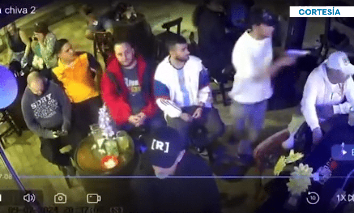 Linchan a delincuente que intentó robar a clientes en mall comercial