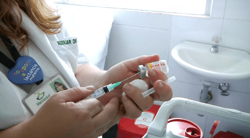 Llega nuevo lote de vacunas contra la fiebre amarilla a Medellín