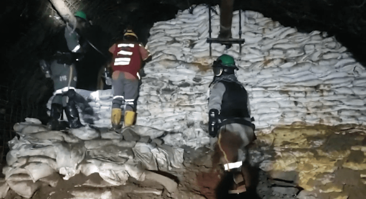 Mineros informales denuncian que Continental Gold incumplen protocolos de retrollenados