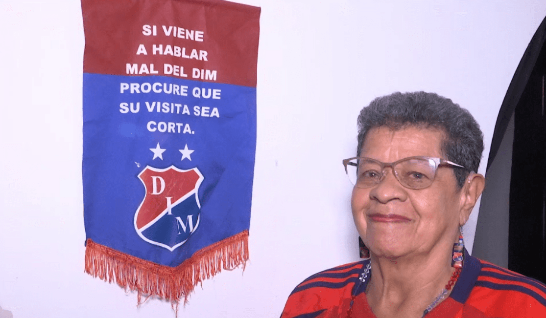 Conozca a Norelia, una hincha que ha llevado el amor por Medellín a todos lados