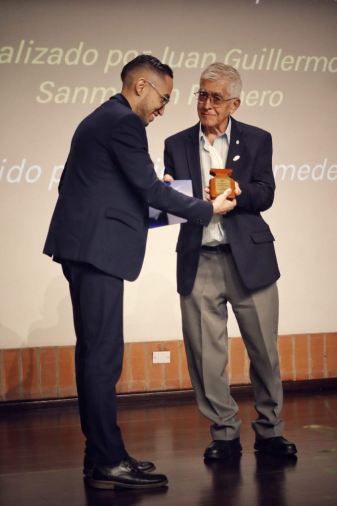 Noticias Telemedellín recibe premio a mejor investigación en los CIPA