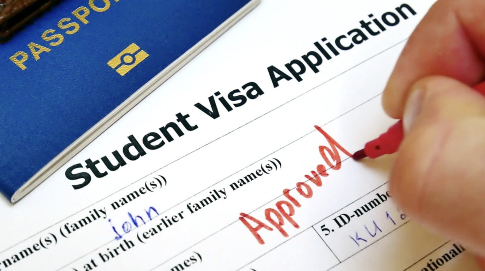 Ordenan suspender entrevistas a estudiantes que tramitan la visa para Estados Unidos
