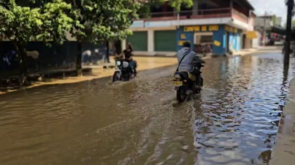 Otra vez amanecieron inundados varios barrios en El Bagre