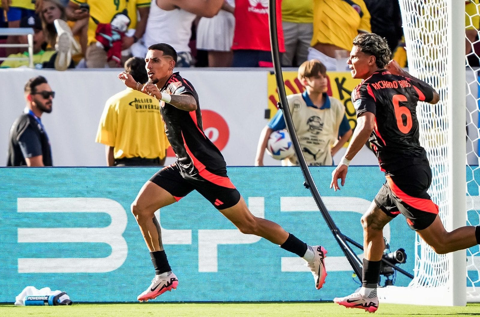 Pese a que era gol de Sánchez Colombia terminó líder de su grupo