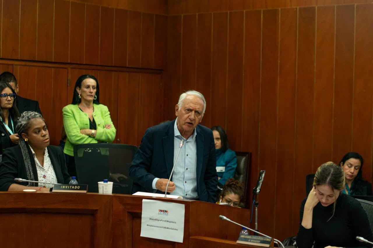 Polémica por audios de minsalud sobre problemas en modelo de atención para los maestros