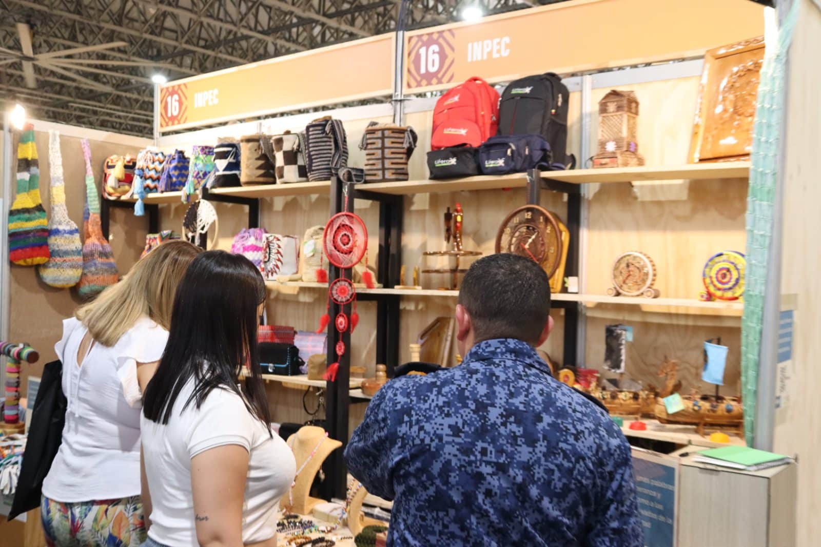 Presos participaron en Expoartesano exhibiendo sus productos
